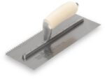 Marshalltown Gezahnte Kelle, V-6x6x mm, gebogener Holzgriff, Stahl, Maße: 279x114 mm – Bild 5