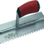 Marshalltown Gezahnte Kelle, Linkshänder, Eckig 6x6x6 mm,  Durasoft Griff, Stahl, Maße: 279x114 mm