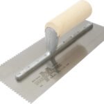 Marshalltown Gezahnte Kelle, U-2,5x2,5x3 mm, Gerader Holzgriff, Stahl, Maße: 279x114 mm