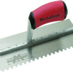 Marshalltown Gezahnte Kelle, Linkshänder, U-6x13x6 mm, Durasoft Griff, Stahl, Maße: 279x114 mm