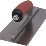 Marshalltown Gezahnte und einseitig gekürzte Kelle, Linkshänder, U-2,5x2,5x2,5 mm, Durasoft, Stahl, Maße: 279x114 mm