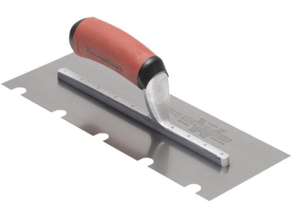 Marshalltown Gezahnte Kelle, U -13x13x51 mm, Durasoft Griff, Carbonstahl, Maße: 305x102 mm