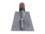 Marshalltown Gezahnte Kelle, V-4,5x4 mm, Durasoft Griff, Stahl, Maße: 279x114 mm – Bild 2