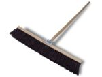 Marshalltown Grober Asphaltbesen, Synthetik Borsten, 610 mm breit, Holzstiel, Maße: 1595x610 mm – Bild 6