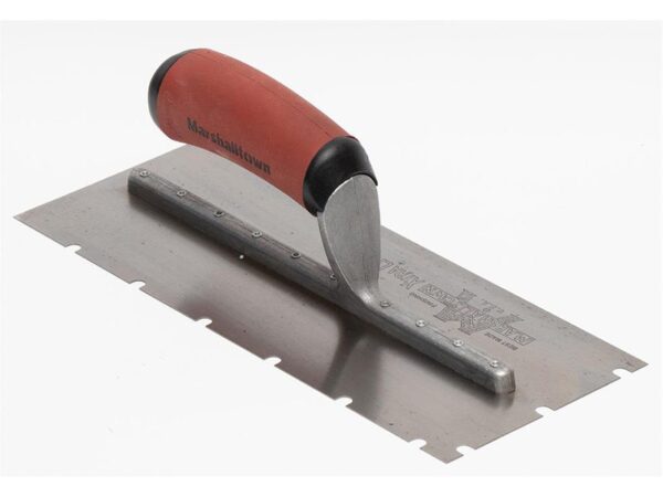 Marshalltown Gezahnte Kelle, U -6x6x38 mm, Durasoft Griff, Carbonstahl, Maße: 279x102 mm
