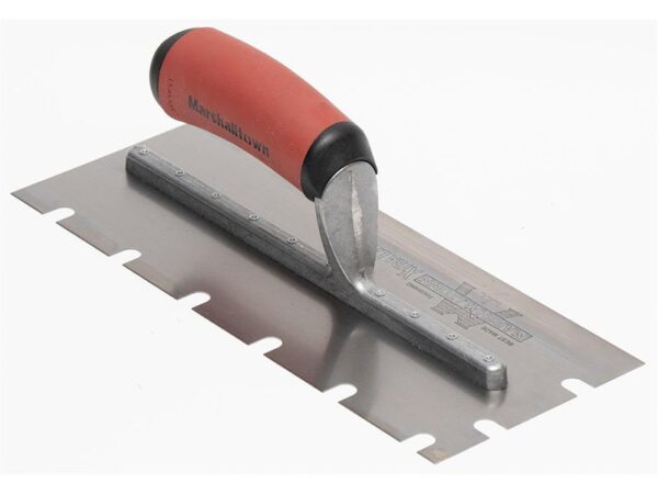 Marshalltown Gezahnte Kelle, U -10x13x38 mm, Durasoft Griff, Carbonstahl, Maße: 279x102 mm