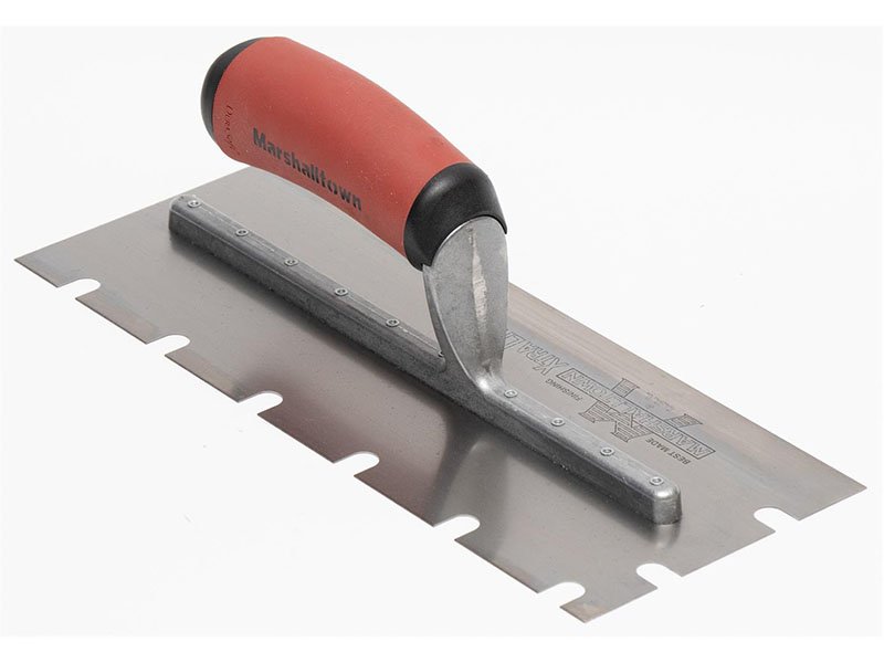 10723_Marshalltown_Gezahnte_Kelle_U_Durasoft_Griff_3 Marshalltown Gezahnte Kelle, U -10x13x38 mm, Durasoft Griff, Carbonstahl, Maße: 279x102 mm – Bild 1