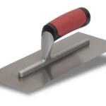 Marshalltown QLT Gezahnte Kelle, Eckig 1,5x1,5x1,5 mm, Soft Grip Griff, Stahl, Maße: 279x114 mm