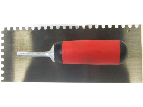 Marshalltown QLT Gezahnte Kelle, U-6x13x6 mm, Soft Grip Griff, Stahl, Maße: 279x114 mm