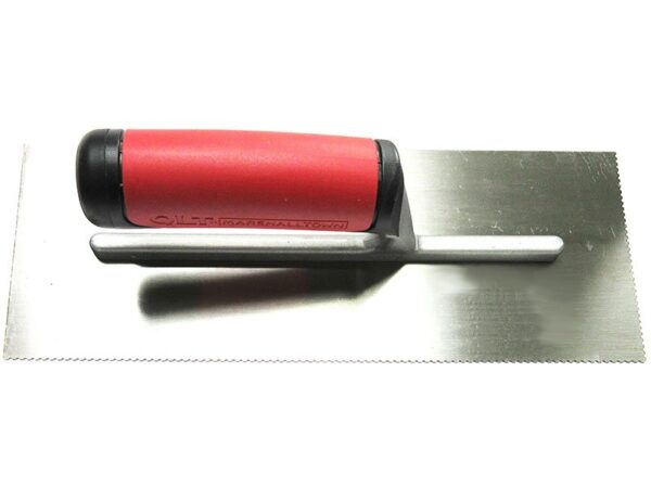 Marshalltown QLT Gezahnte Kelle, U-1,5x0,75x1,5 mm, Soft Grip Griff, Stahl, Maße: 279x114 mm