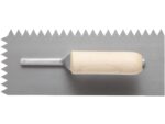 Marshalltown QLT Gezahnte Kelle, V -13x12 mm, Holzgriff, Stahl, Maße: 279x114 mm – Bild 4