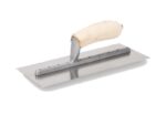Marshalltown QLT Gezahnte Kelle, V - 6x4,5 mm, Holzgriff, Stahl, Maße: 279x114 mm